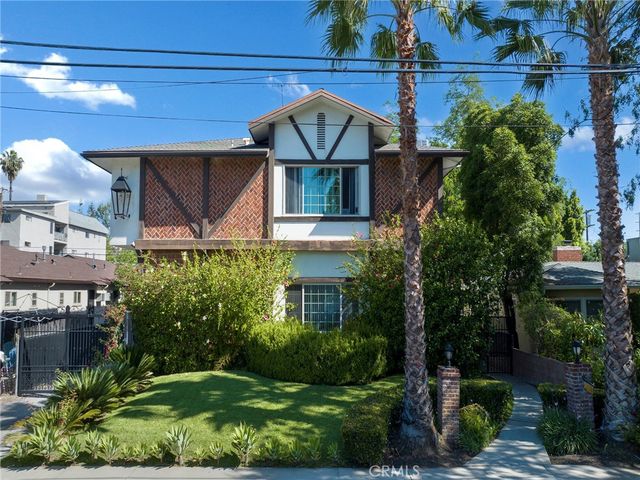 12803 Bloomfield 2, Studio City, CA 91604