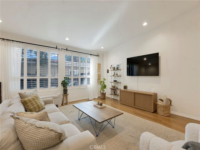 12803 Bloomfield 2, Studio City, CA 91604