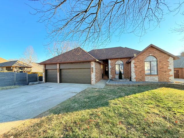 4916 S Buckingham Lane, Springfield, MO 65810