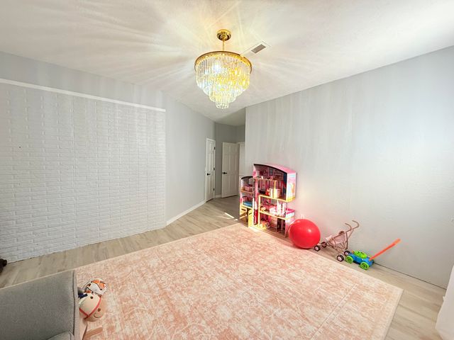 4916 S Buckingham Lane, Springfield, MO 65810