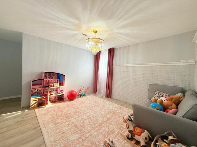 4916 S Buckingham Lane, Springfield, MO 65810