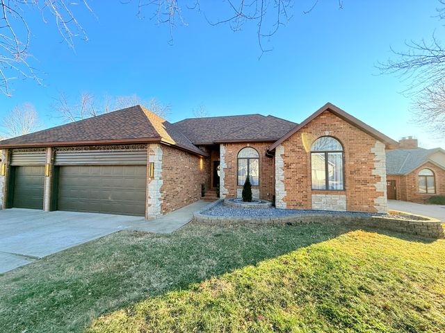 4916 S Buckingham Lane, Springfield, MO 65810