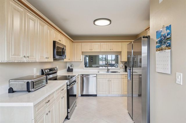 4725 E Lucerne Lakes Blvd E 405, Lake Worth, FL 33467