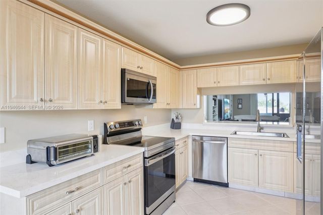 4725 E Lucerne Lakes Blvd E 405, Lake Worth, FL 33467