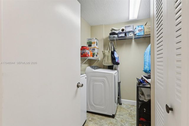 4725 E Lucerne Lakes Blvd E 405, Lake Worth, FL 33467