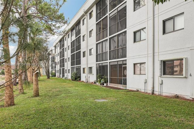 4725 E Lucerne Lakes Blvd E 405, Lake Worth, FL 33467