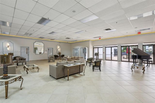 4725 E Lucerne Lakes Blvd E 405, Lake Worth, FL 33467