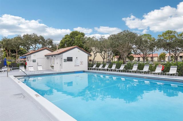 4725 E Lucerne Lakes Blvd E 405, Lake Worth, FL 33467