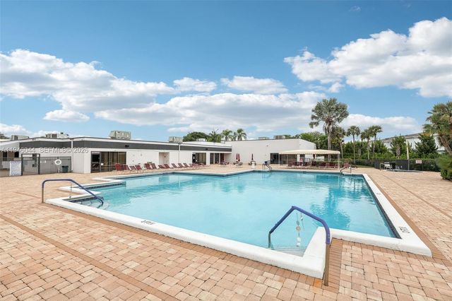 4725 E Lucerne Lakes Blvd E 405, Lake Worth, FL 33467