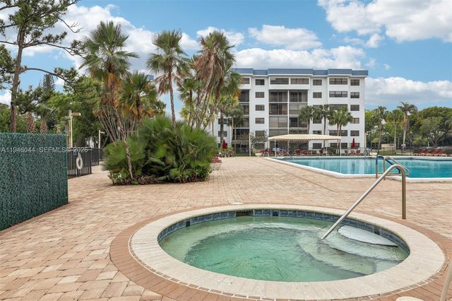 4725 E Lucerne Lakes Blvd E 405, Lake Worth, FL 33467