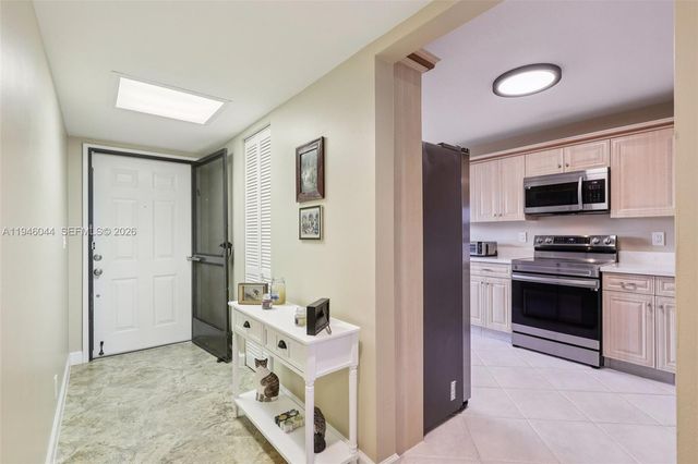 4725 E Lucerne Lakes Blvd E 405, Lake Worth, FL 33467