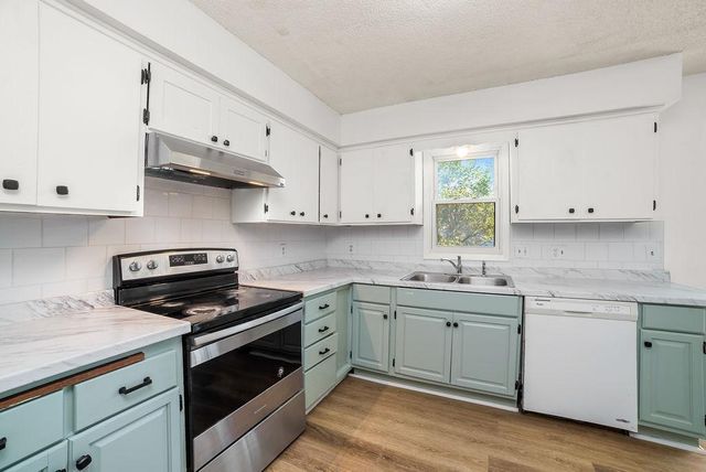 88 108th Avenue NW, Coon Rapids, MN 55448