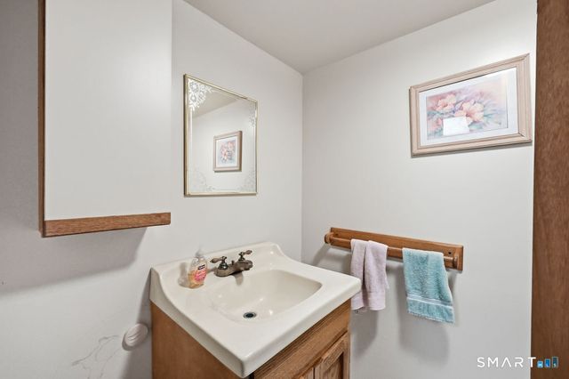 7 Dogwood Drive, Ansonia, CT 06401