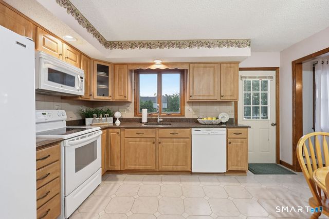 7 Dogwood Drive, Ansonia, CT 06401