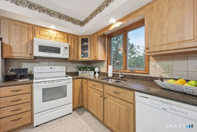 7 Dogwood Drive, Ansonia, CT 06401