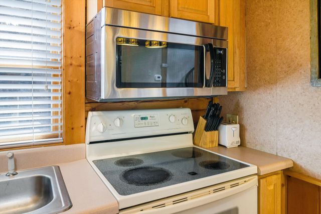 845 Golf View Blvd, Pigeon Forge, TN 37863