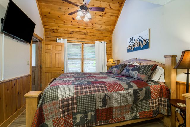 845 Golf View Blvd, Pigeon Forge, TN 37863
