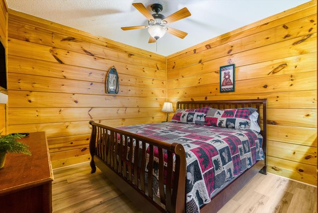 845 Golf View Blvd, Pigeon Forge, TN 37863