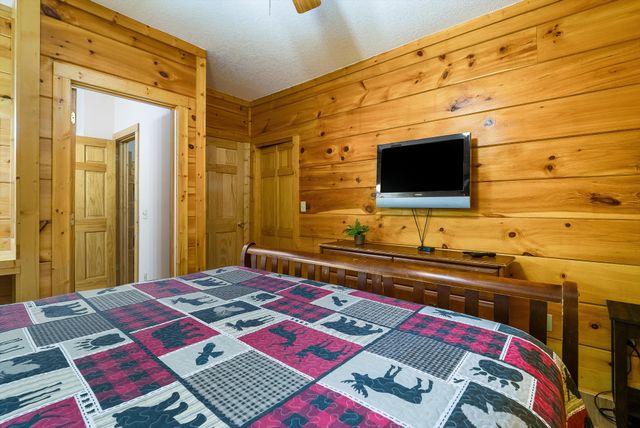 845 Golf View Blvd, Pigeon Forge, TN 37863