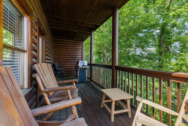 845 Golf View Blvd, Pigeon Forge, TN 37863