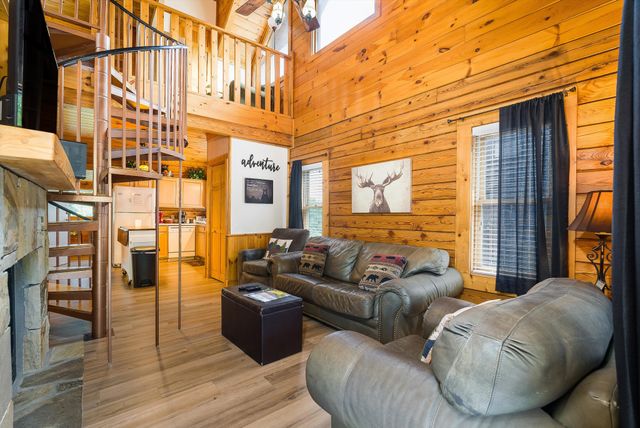 845 Golf View Blvd, Pigeon Forge, TN 37863