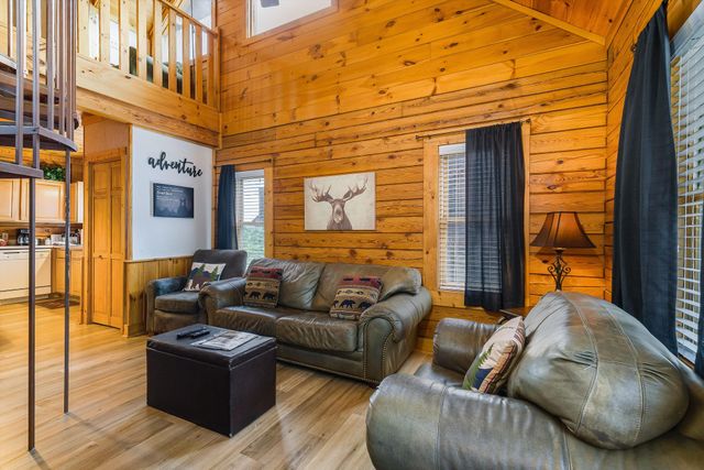 845 Golf View Blvd, Pigeon Forge, TN 37863