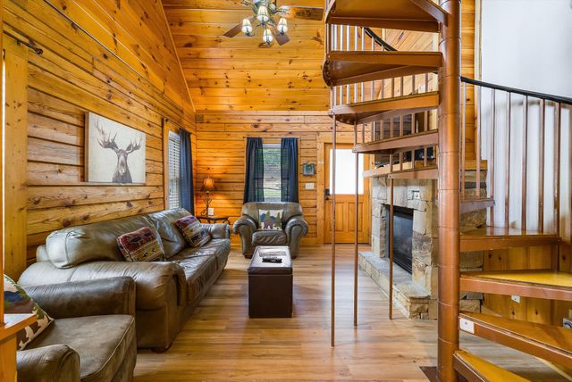 845 Golf View Blvd, Pigeon Forge, TN 37863