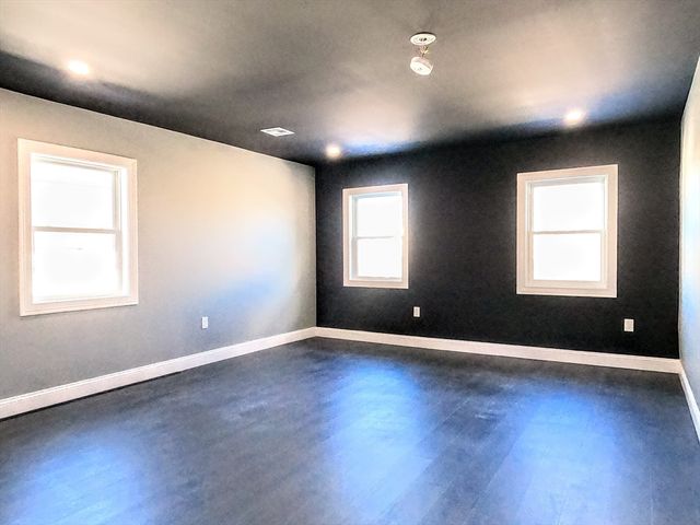 2 Sunnyside St. 2, Boston, MA 02130