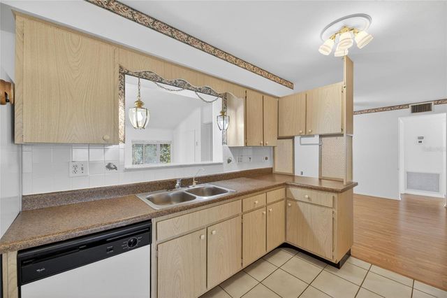 1210 VALLEY FORGE BLVD 9, Sun City Center, FL 33573