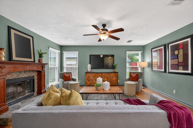 1200 Mountain View DR, Pflugerville, TX 78660
