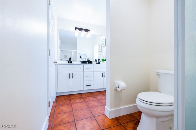 2724 SW 1st TER, Cape Coral, FL 33991