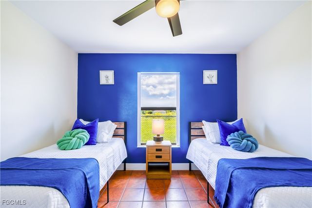 2724 SW 1st TER, Cape Coral, FL 33991