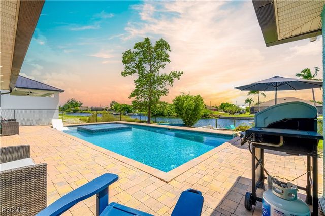 2724 SW 1st TER, Cape Coral, FL 33991