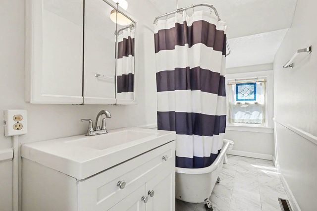 2160 Center Avenue, Bay City, MI 48708