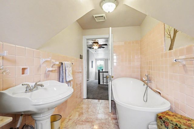 2160 Center Avenue, Bay City, MI 48708