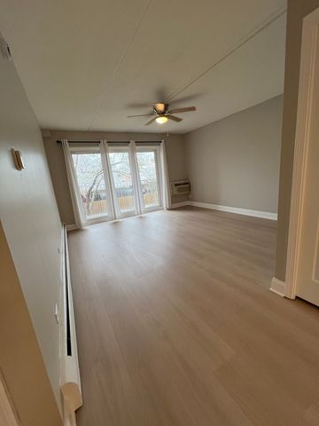 5125 Blodgett Avenue 211T, Downers Grove, IL 60515