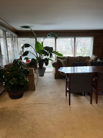 5125 Blodgett Avenue 211T, Downers Grove, IL 60515