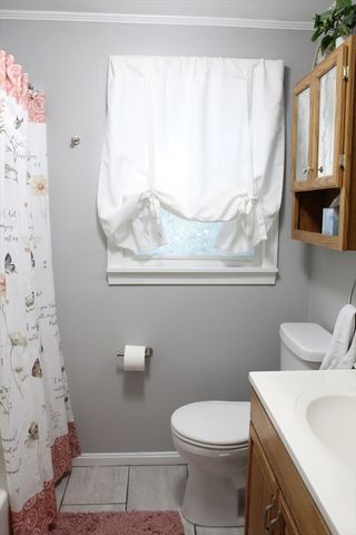 3 Roger St, Bellingham, MA 02019