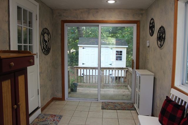 3 Roger St, Bellingham, MA 02019