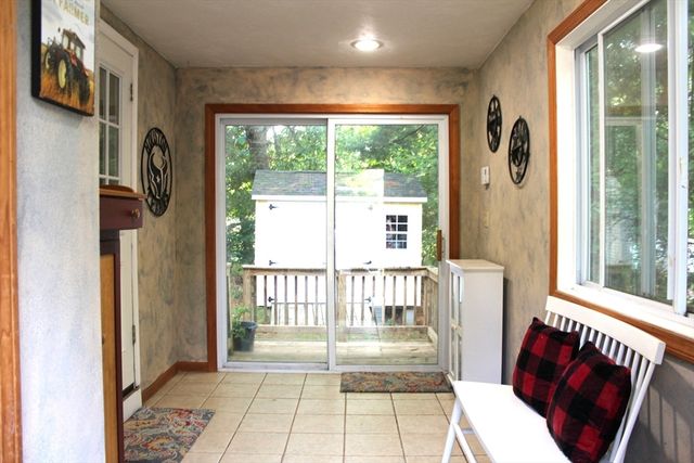 3 Roger St, Bellingham, MA 02019