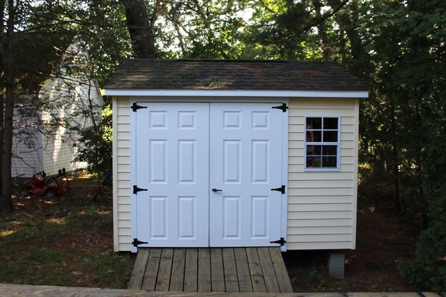 3 Roger St, Bellingham, MA 02019