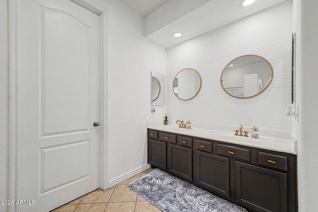 330 S AARON --, Mesa, AZ 85208