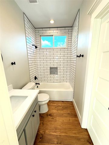 435 Oxford Street A, Houston, TX 77007