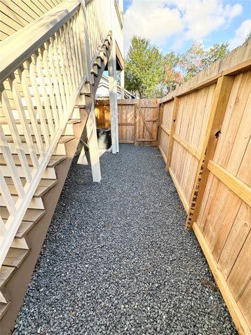 435 Oxford Street A, Houston, TX 77007