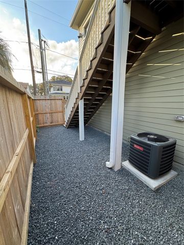 435 Oxford Street A, Houston, TX 77007