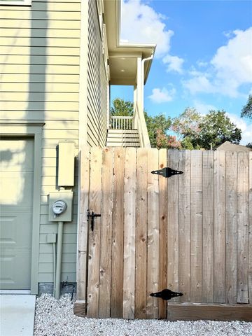 435 Oxford Street A, Houston, TX 77007