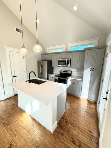 435 Oxford Street A, Houston, TX 77007