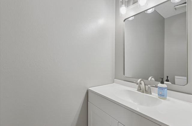 248 Holiday Circle 37, West Des Moines, IA 50265