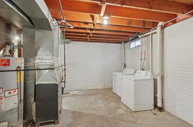 248 Holiday Circle 37, West Des Moines, IA 50265