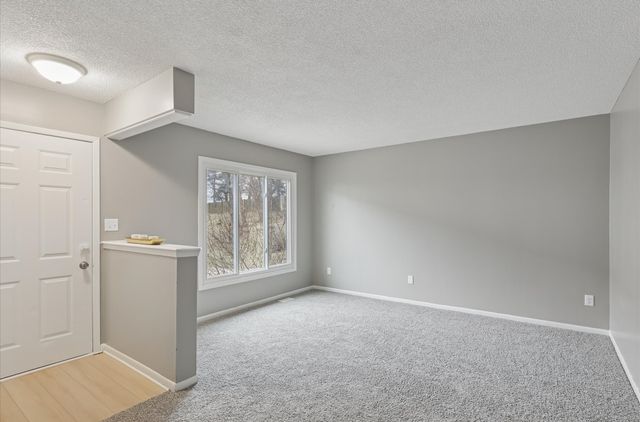 248 Holiday Circle 37, West Des Moines, IA 50265
